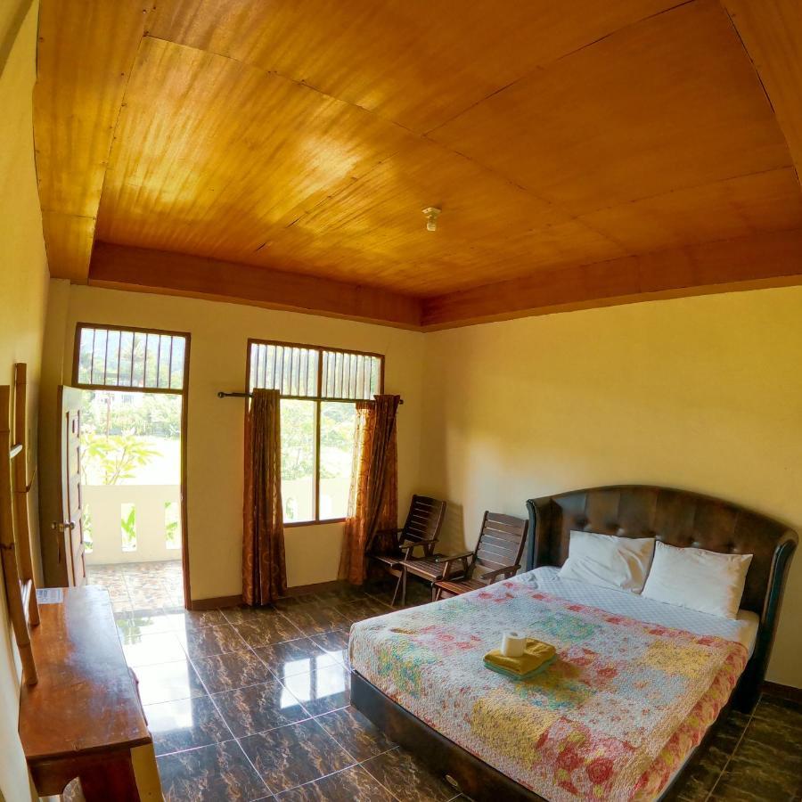 Pias Poppies Hotel Rantepao Room photo