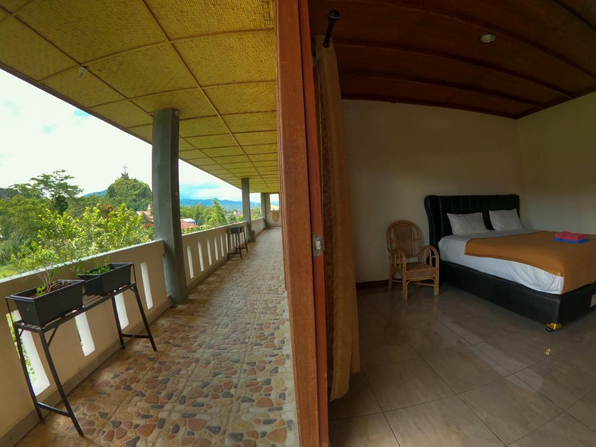 Pias Poppies Hotel Rantepao Exterior photo