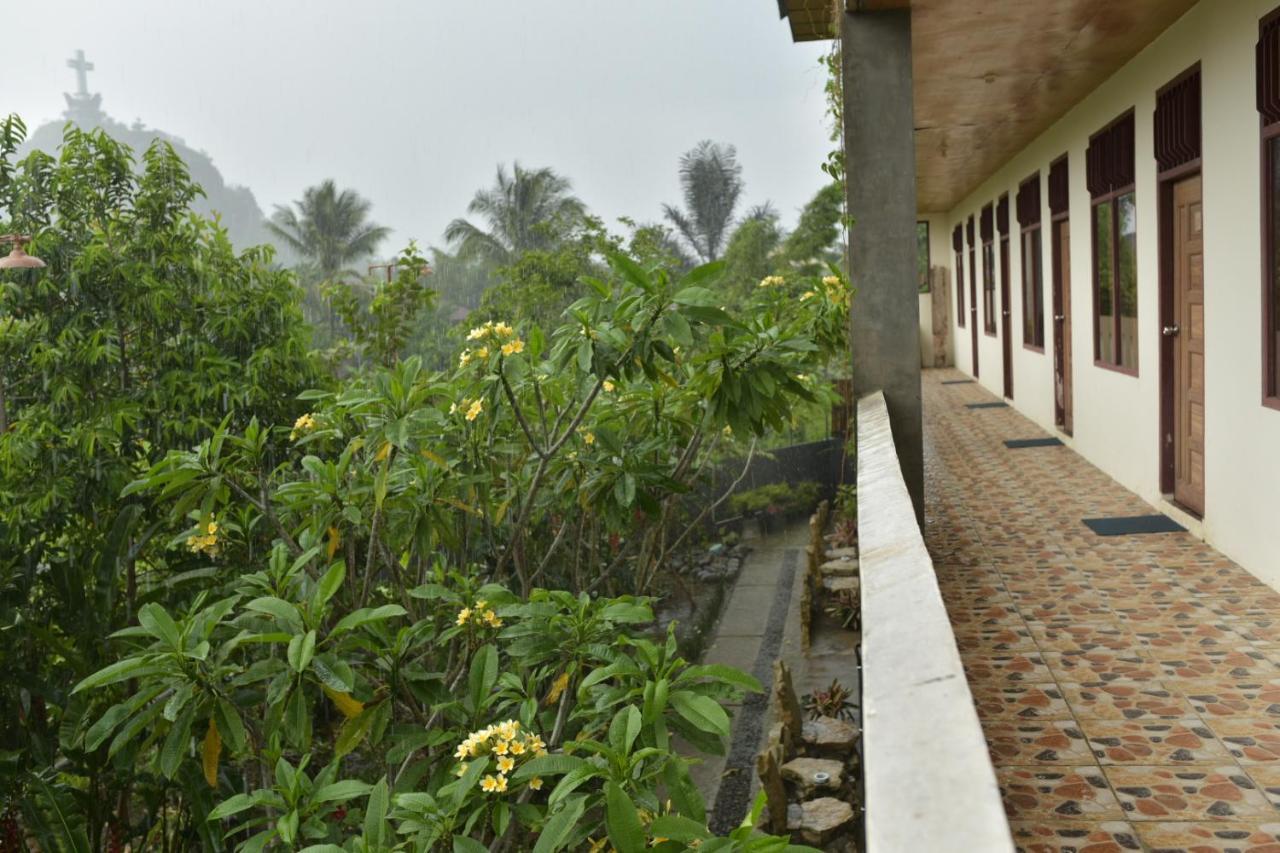 Pias Poppies Hotel Rantepao Exterior photo
